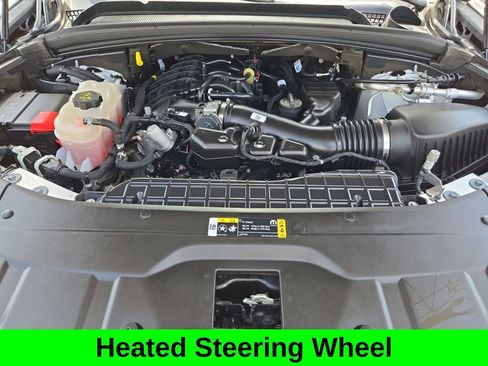 Used 2023 Jeep Grand Cherokee L Laredo image 14