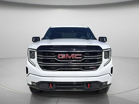 Used 2025 GMC Sierra 1500 AT4 w/ AT4 Premium Package AWD/4WD image 4