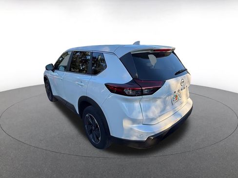 Used 2025 Nissan Rogue SV image 6