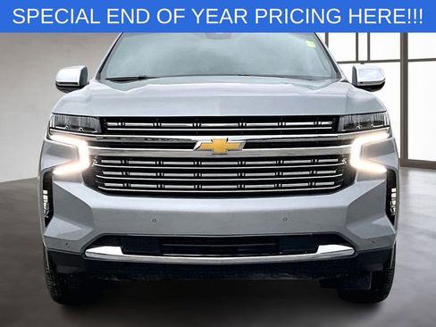 Used 2024 Chevrolet Suburban Premier image 2