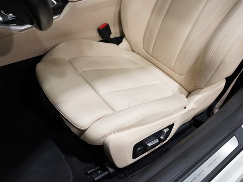 Used 2021 BMW 430i Coupe w/ Convenience Package RWD image 22