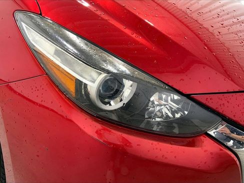 Used 2018 MAZDA MAZDA3 Touring FWD image 12