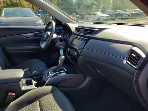 Used 2019 Nissan Rogue S image 31