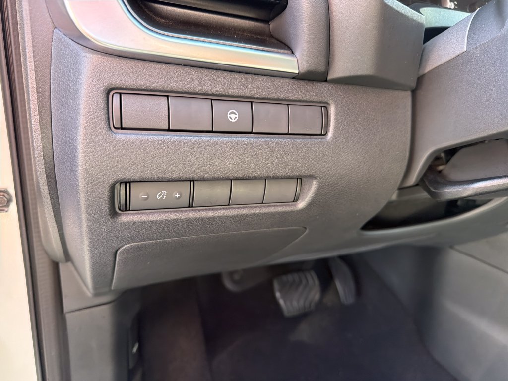 Used 2021 Nissan Rogue SV FWD image 19