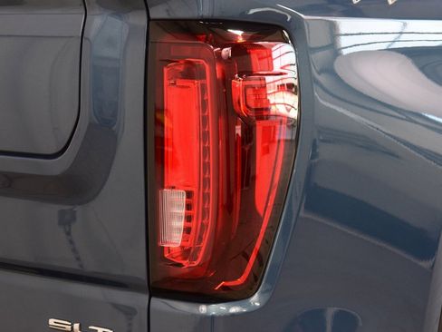 Used 2024 GMC Sierra 1500 SLT w/ SLT Premium Plus Package image 17