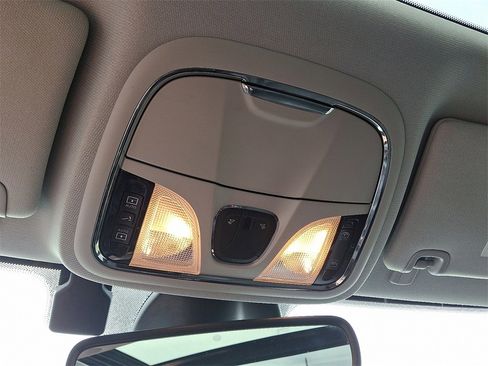 Used 2022 Jeep Cherokee Limited image 26