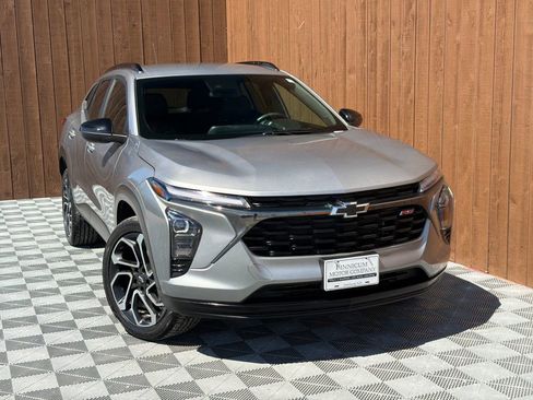 Used 2024 Chevrolet Trax RS w/ Driver Confidence Package image 9