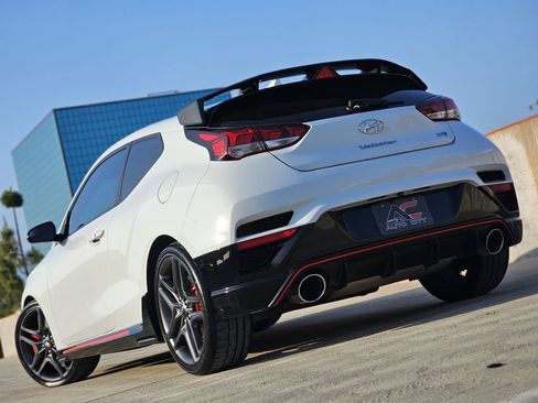Used 2020 Hyundai Veloster N w/ Performance Package image 2
