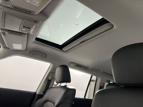 Used 2020 Nissan Armada SL w/ Premium Package image 14