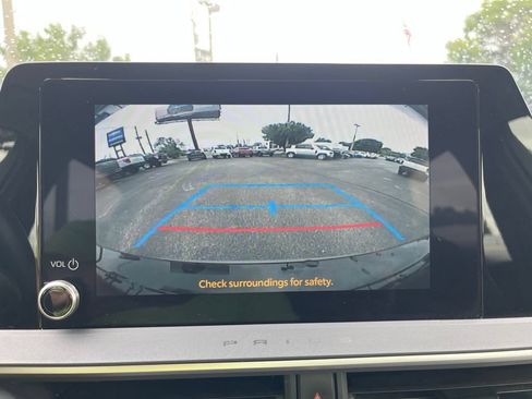 Used 2023 Toyota Prius LE FWD image 23
