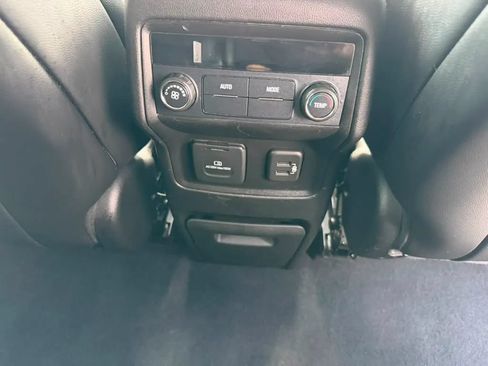 Used 2018 GMC Acadia SLT w/ LPO, Floor Liner Package FWD image 22