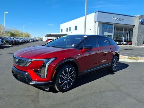 Used 2025 Cadillac Optiq Sport 1 image 9