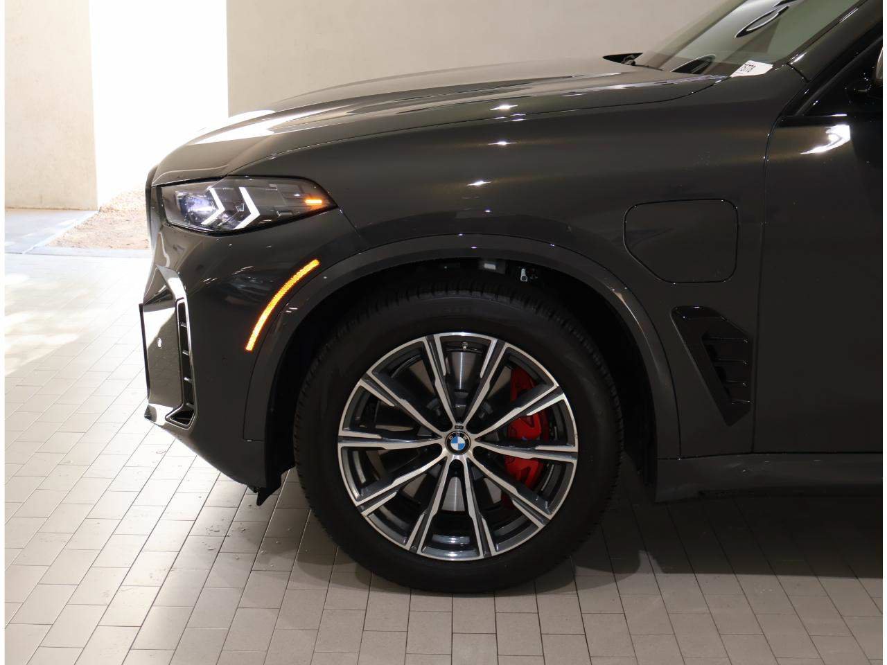Certified 2026 BMW X5 xDrive50e AWD/4WD image 4