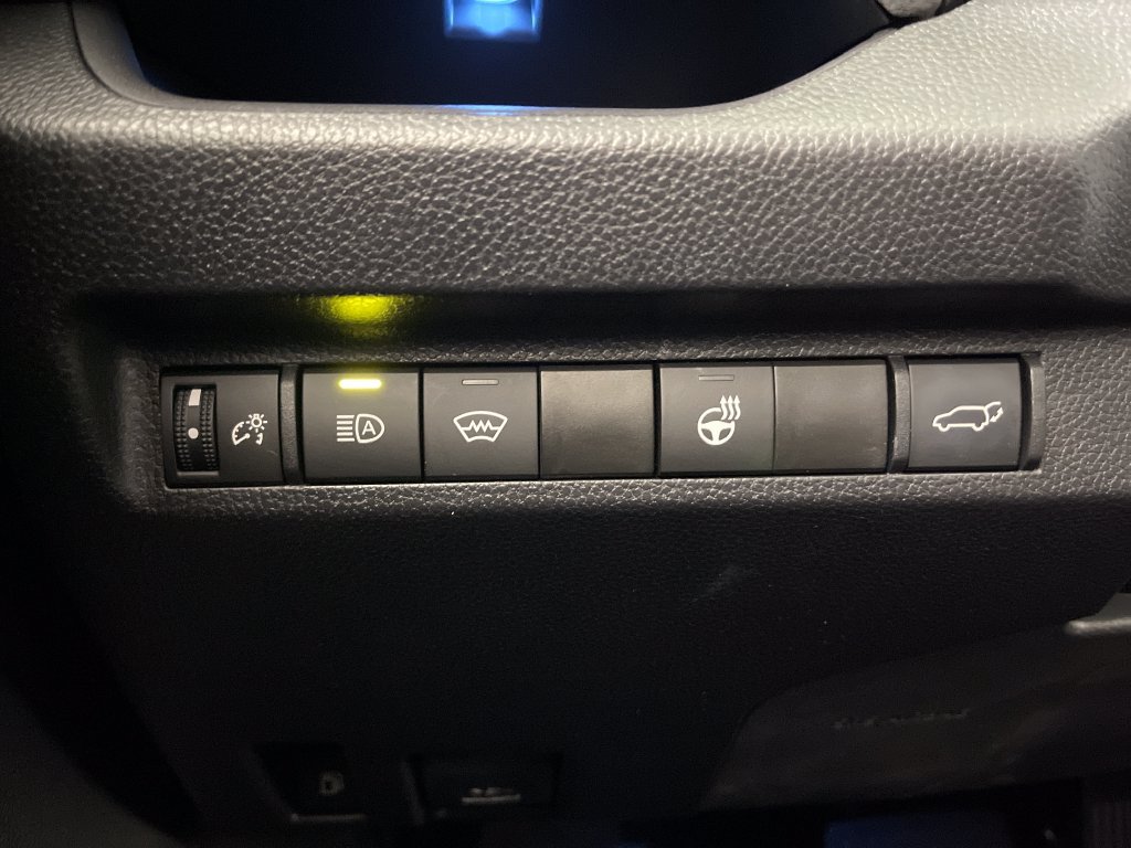 Certified 2024 Toyota RAV4 XSE w/ Weather Package AWD/4WD image 28