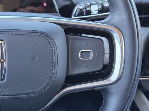 Used 2024 Lincoln Nautilus Premier image 32