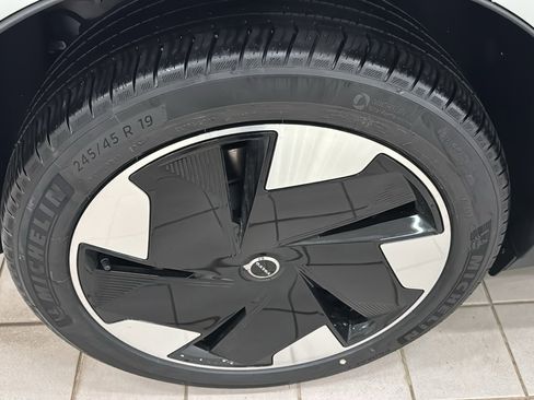 New 2026 Volvo EX30 Plus w/ Climate Package image 31