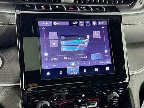 New 2025 Jeep Grand Cherokee Laredo X w/ Luxury Tech Group I image 36