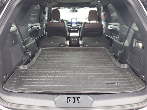 Used 2021 Ford Explorer Platinum w/ Equipment Group 601A image 7