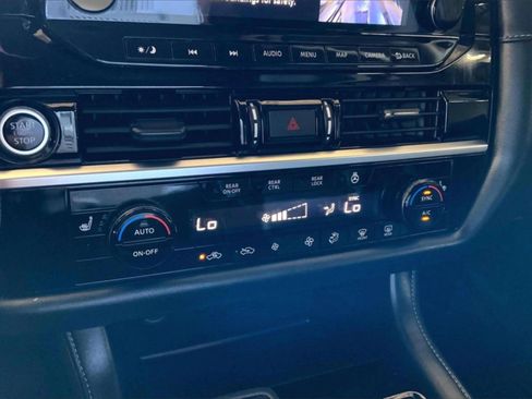 Used 2023 Nissan Pathfinder SL image 7