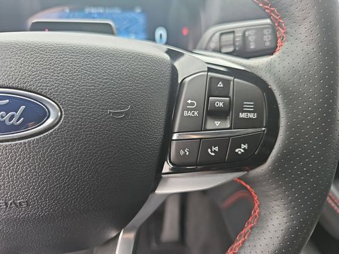 Used 2025 Ford Explorer ST-Line w/ ST-Line Street Pack image 18