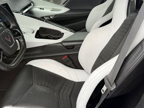 Used 2024 Chevrolet Corvette Stingray Preferred Cpe w/ Z51 Performance Package RWD image 11