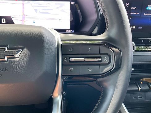 Used 2025 Chevrolet Colorado Trail Boss AWD/4WD image 19