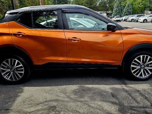 Used 2021 Nissan Kicks SV FWD image 4