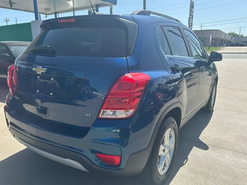 Used 2019 Chevrolet Trax LT w/ LPO, Cargo Package FWD image 5