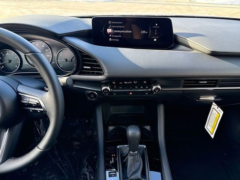 New 2026 MAZDA MAZDA3 Hatchback w/Premium Plus Pkg image 17