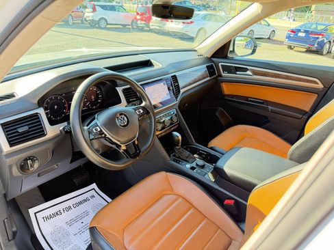 Used 2018 Volkswagen Atlas SEL Premium AWD/4WD image 11