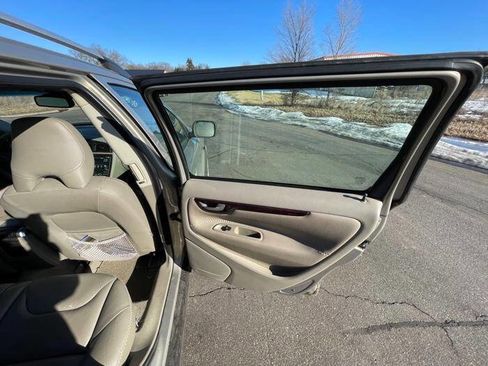 Used 2005 Volvo XC70 image 28