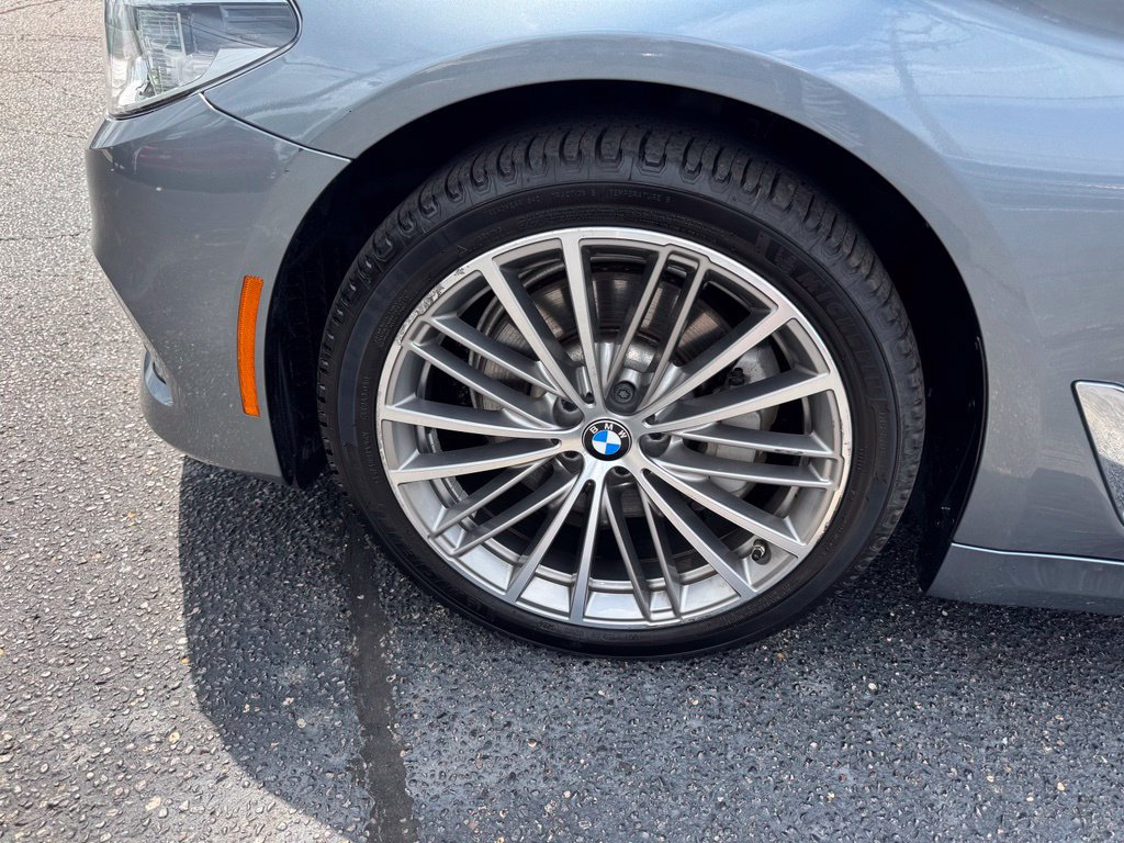 Used 2019 BMW 530i xDrive w/ Executive Package AWD/4WD image 10
