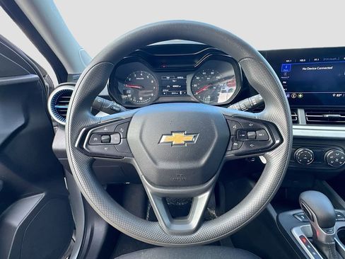 Used 2025 Chevrolet Trax LS image 11