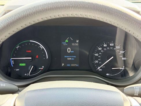 Certified 2024 Toyota Sienna XLE image 9