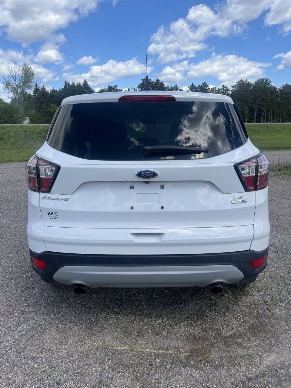 Used 2017 Ford Escape SE AWD/4WD image 4