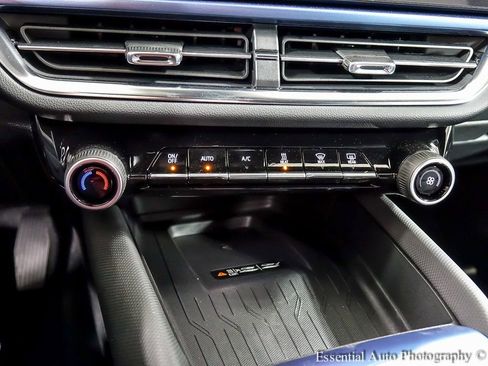 New 2026 Chevrolet Equinox EV LT image 17