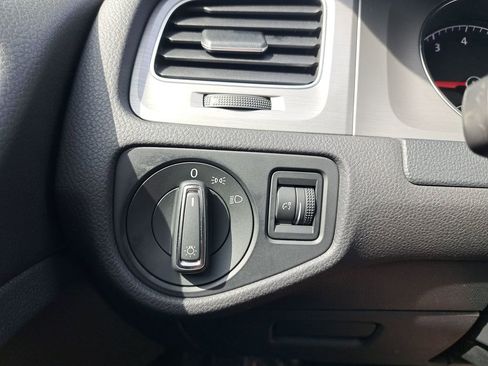 Used 2016 Volkswagen Golf S FWD image 24