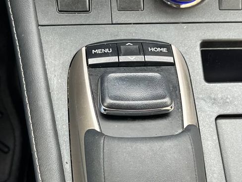 Used 2017 Lexus CT 200h FWD image 37