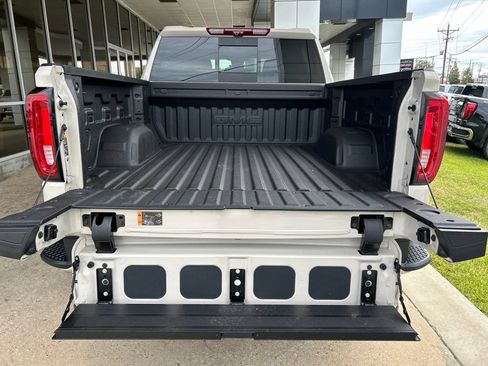 Used 2026 GMC Sierra 1500 AT4 w/ AT4 Premium Package AWD/4WD image 12