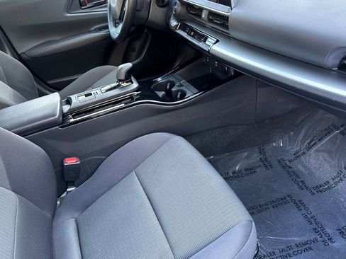 Used 2024 Toyota Prius LE image 18