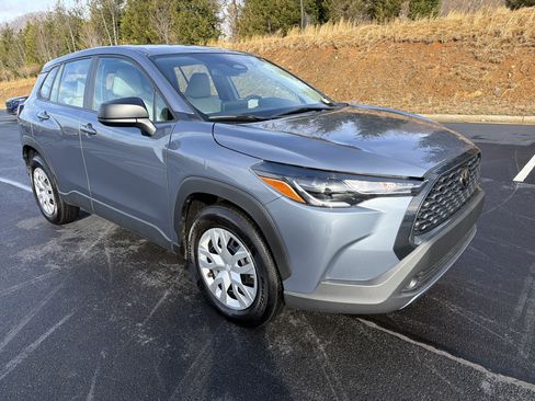 Certified 2024 Toyota Corolla Cross L image 3