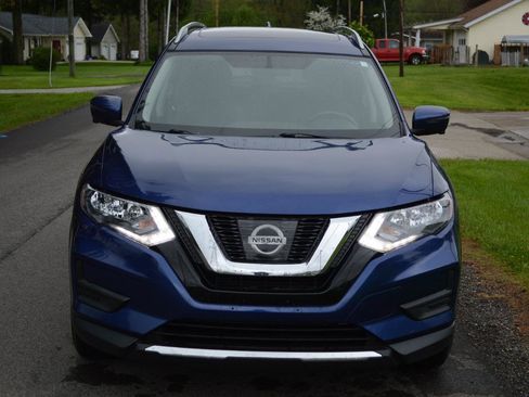 Used 2017 Nissan Rogue SV w/ Sun & Sound Touring Package AWD/4WD image 2