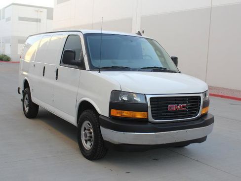 Used 2022 GMC Savana 2500 w/ Driver Convenience Package image 3