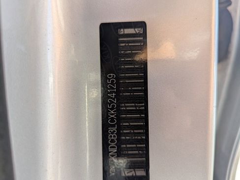 Used 2019 Kia Niro LX image 32