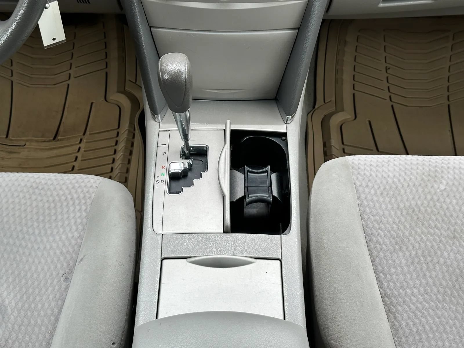 Used 2011 Toyota Camry LE FWD image 22