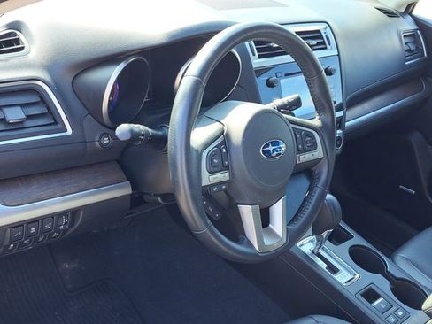 Used 2017 Subaru Outback 2.5i Limited image 8