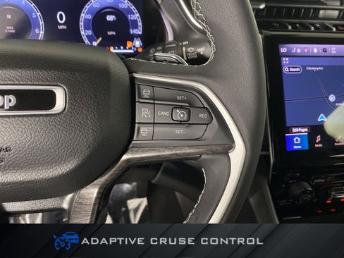 Used 2023 Jeep Grand Cherokee Limited image 23