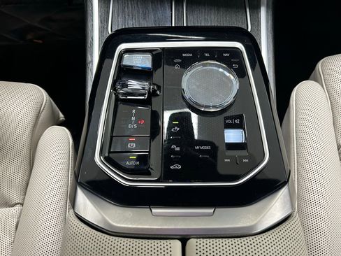 Used 2023 BMW 760i xDrive image 23