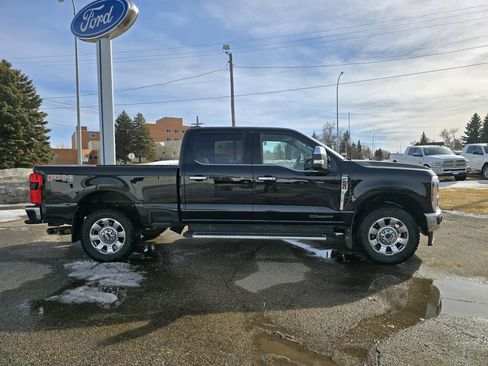 Used 2023 Ford F250 Lariat w/ Chrome Package image 5