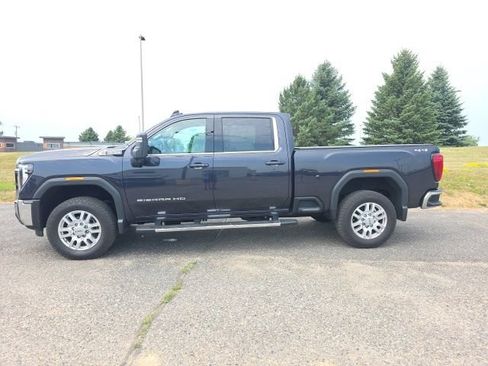 Used 2024 GMC Sierra 2500 SLE w/ SLE Value Package; AWD/4WD image 2